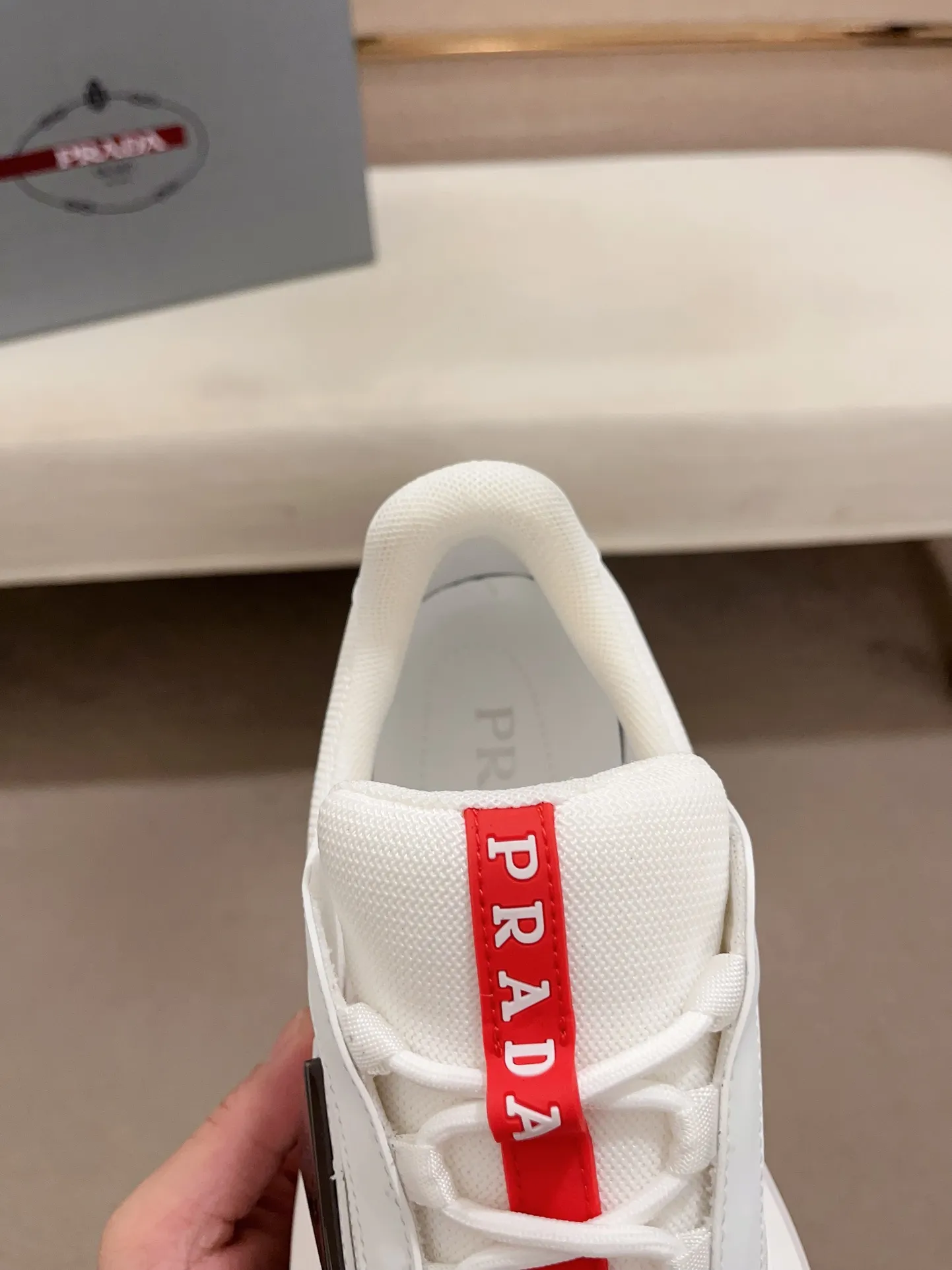 Men's shoes 💰 580💰 ✔️✔️✔️High-quality new PRADA counters are launched at the same time. The new men's shoes and 😘fabrics are selected from first-layer cowhide and are made by pure handicrafts. Lining: Full cowhide lining. 👍🏿 High-end ☄️ air-cushion molded anti-slip rubber outsole, exquisite lines, simple and elegant, comfortable and high-end for leisure travel. Code number: 38 to 44